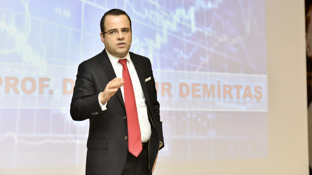 Prof. Demirtaş'tan akıllara zarar tweet!