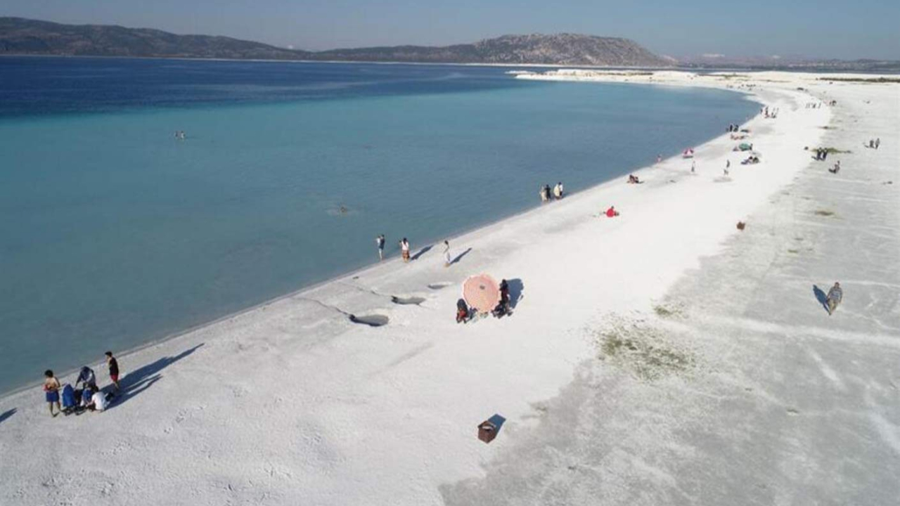 Salda Gölü'nde bunu yapana 392 lira ceza