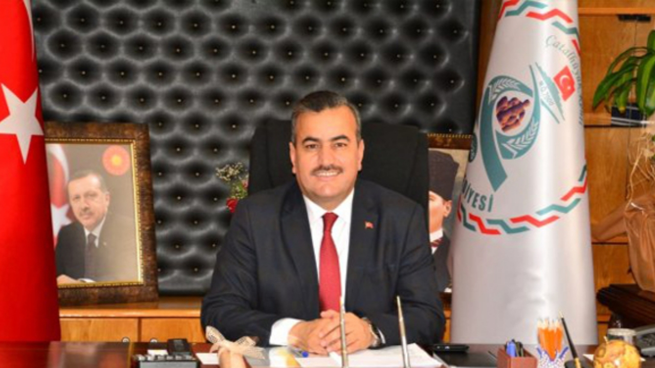 Koronavirüs tedavisi gören belediye başkanı uyutuldu