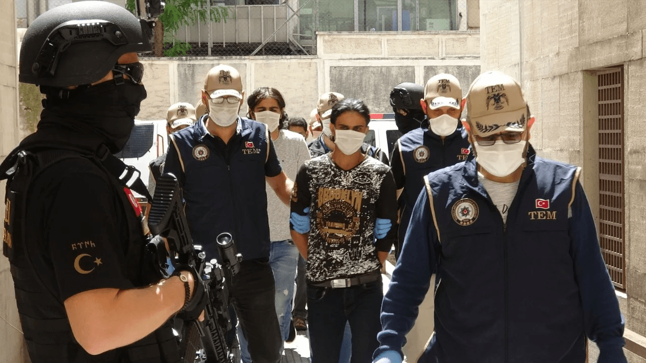 Canlı bomba patlatacağı yeri açıkladı