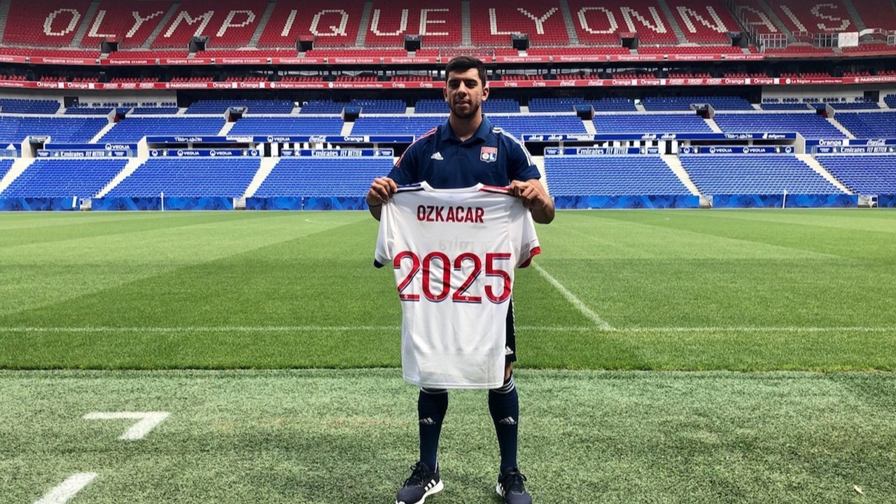 Cenk Özkaçar Olympique Lyon'da