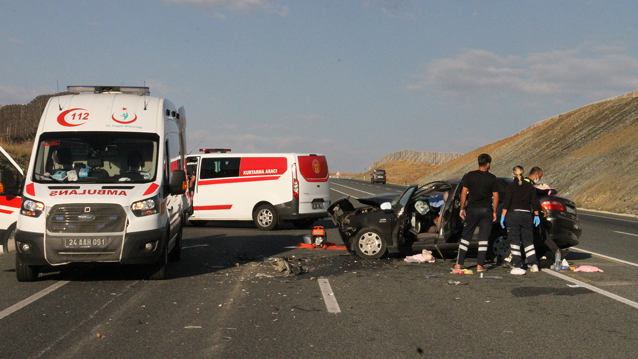 Erzincan’da feci kaza: 2 ölü, 4 yaralı