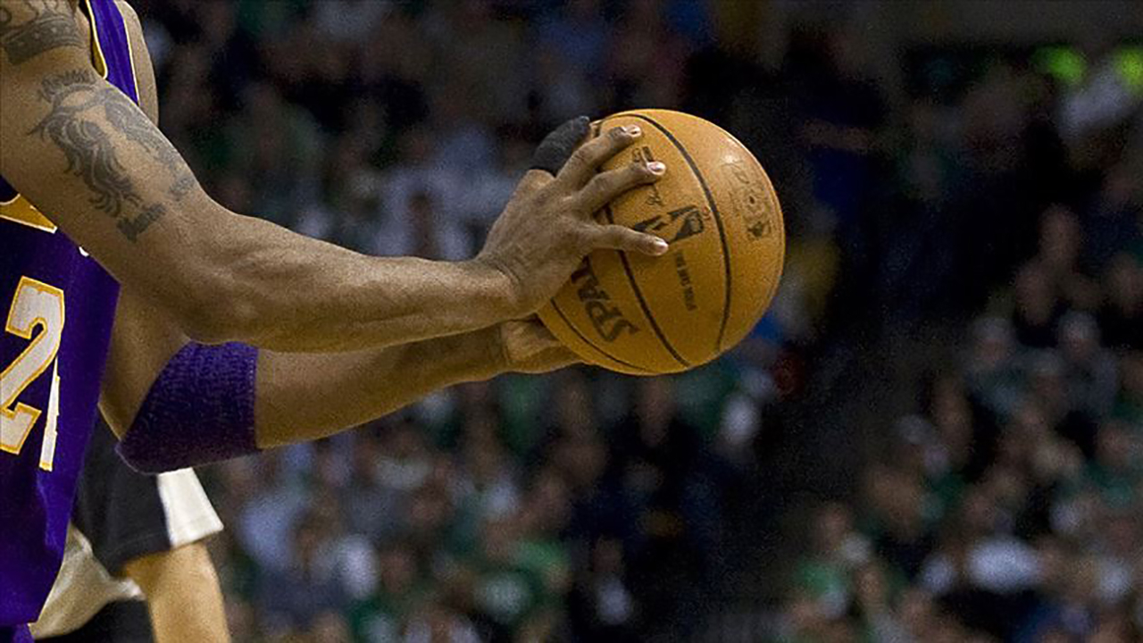 Lakers ve Bucks ilk galibiyetlerini aldı