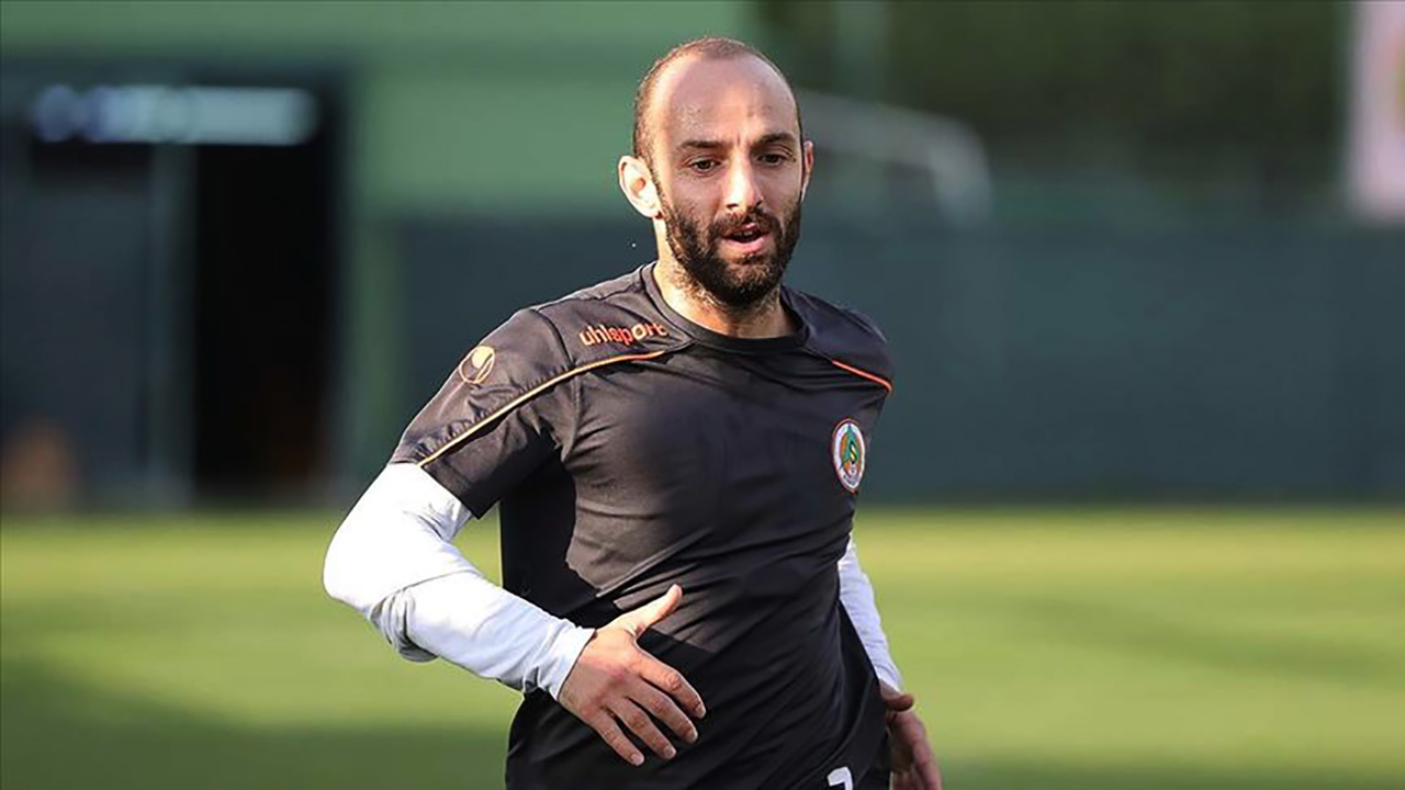 Efecan Karaca: Daha iyi bir Alanyaspor izlettirmek istiyoruz