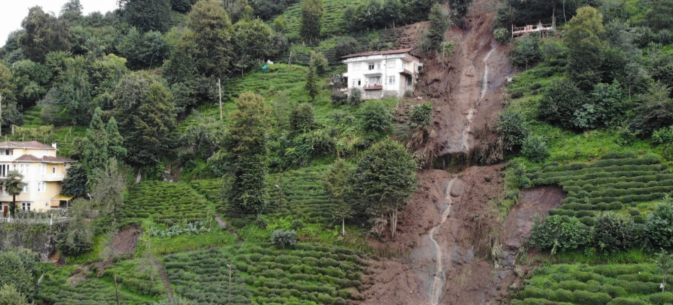 Rize'de heyelan riski olan evler boşaltıldı