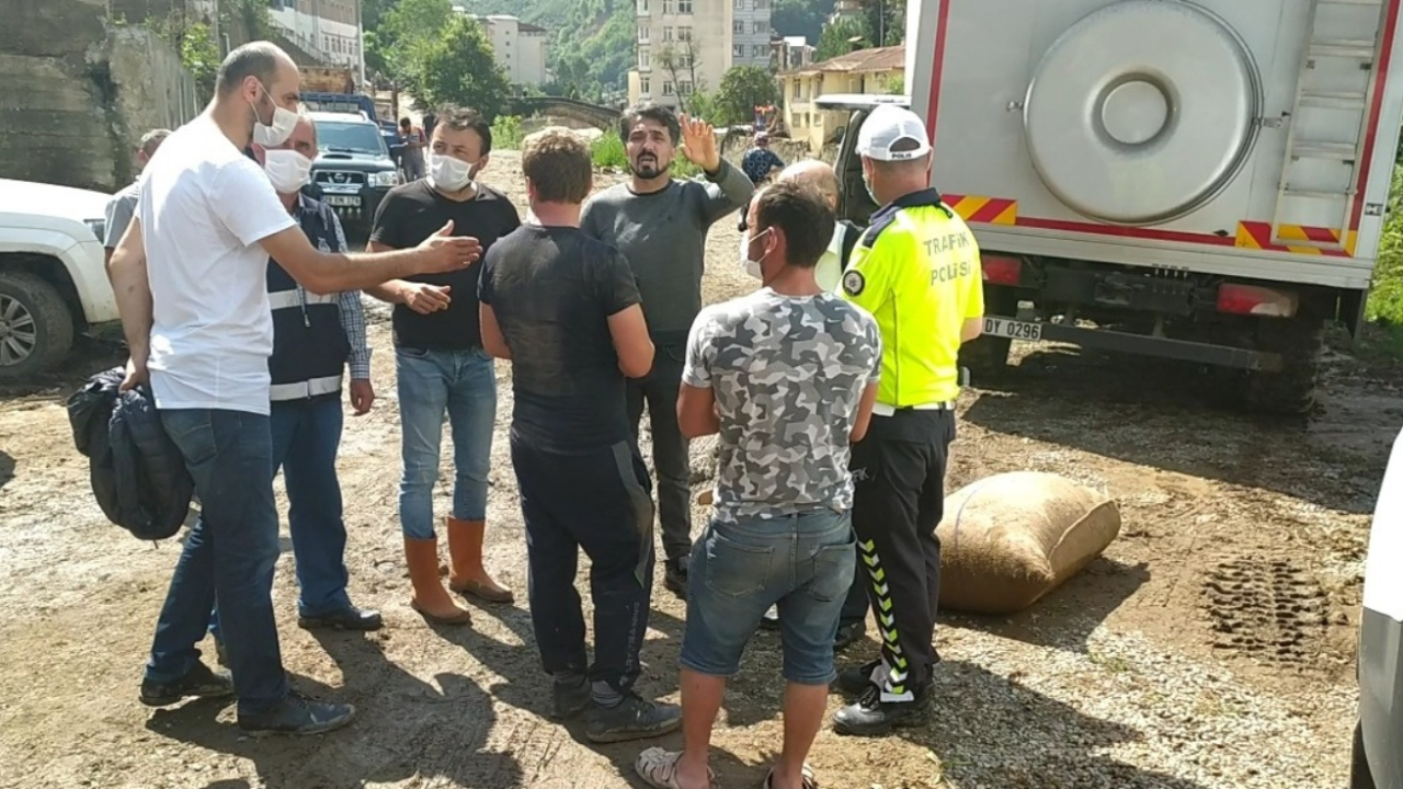 Sel sonrası fındık yağması!