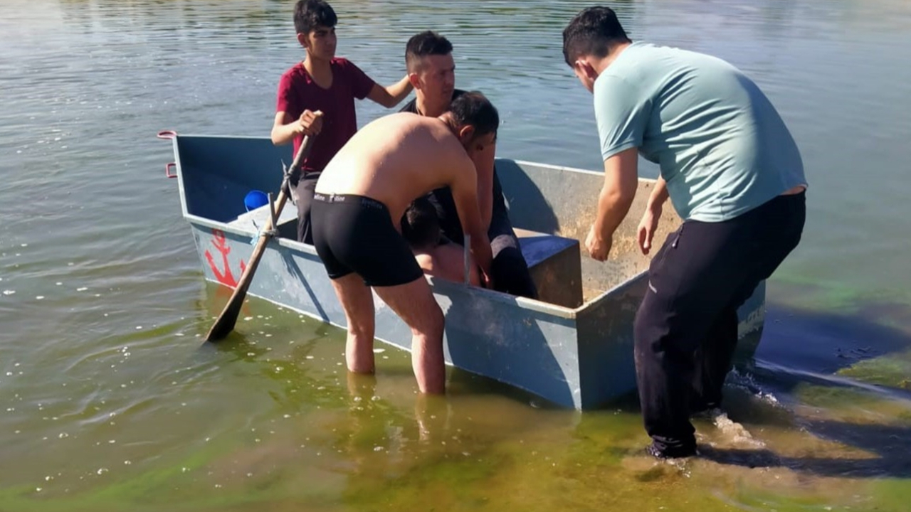 Arkadaşlarının gözü önünde yaşamını yitirdi