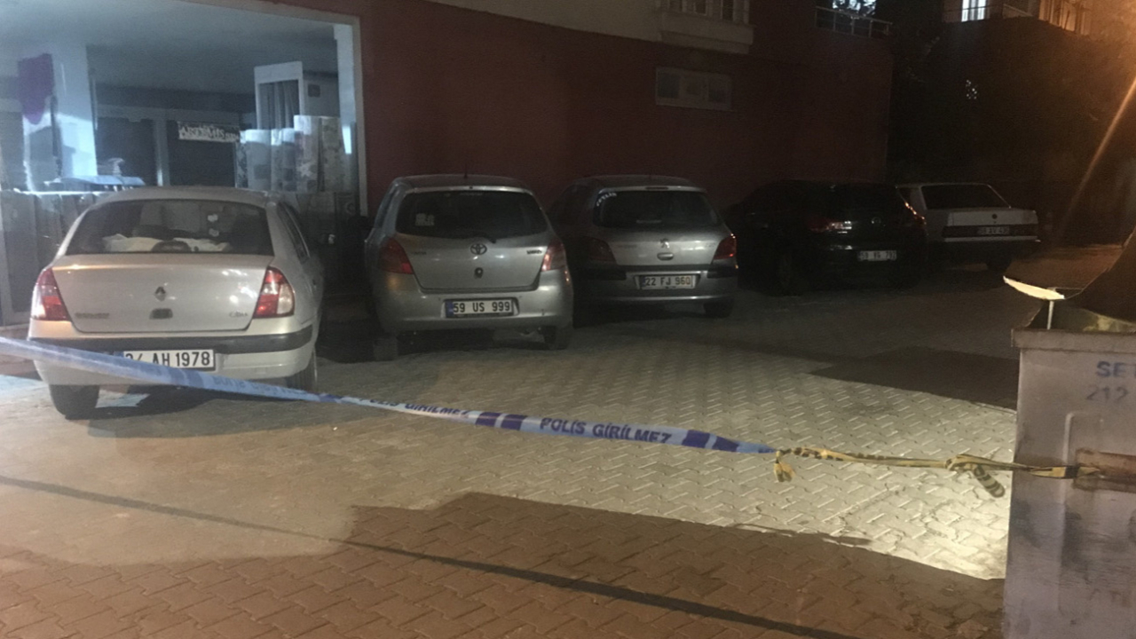 'Laf atma' tartışması bıçaklı kavgaya dönüştü: 1 ölü, 1 yaralı