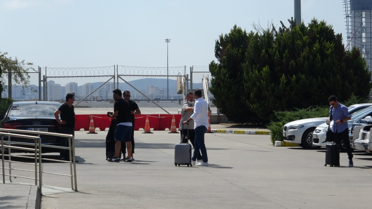 Beşiktaş, PAOK karşılaşması için Yunanistan'a gitti