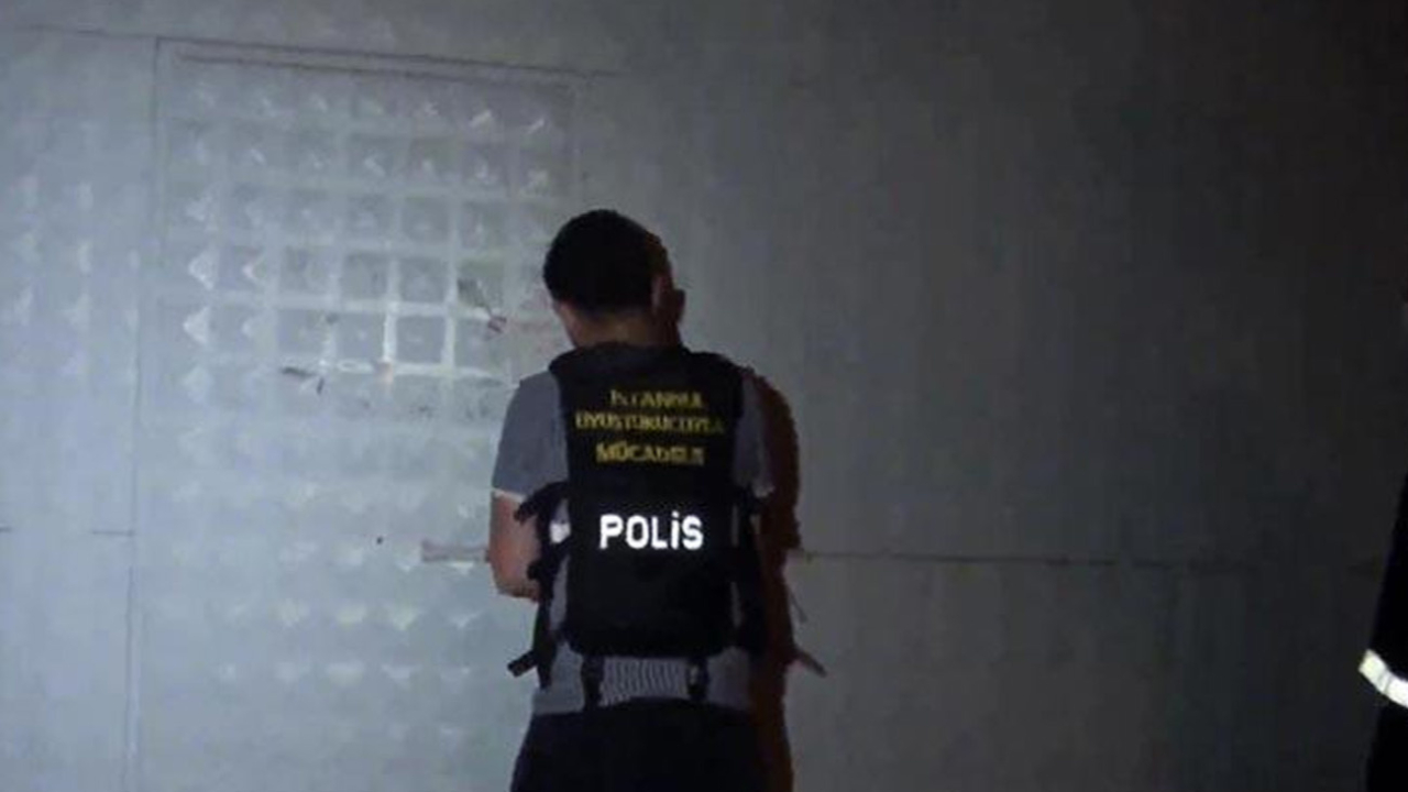 Zehir tacirlerini engelleyemedikleri koku ele verdi!