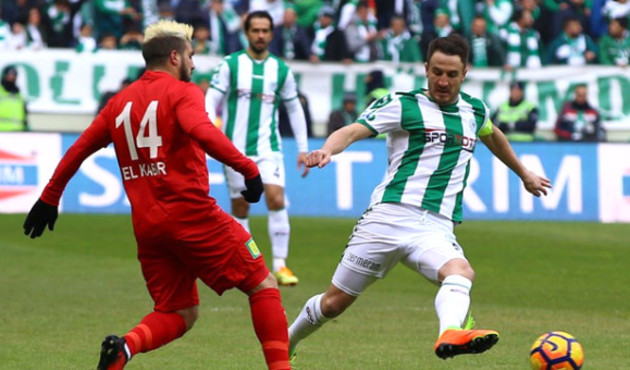 Konyaspor 9 kişilik Antalyaspor'u yenemedi!