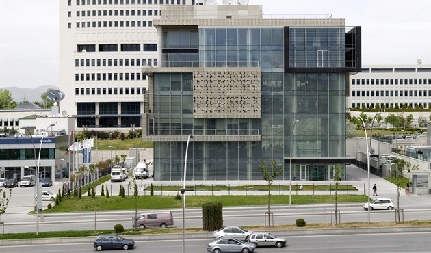 Ankara'da Doğan Medya Center önünde silah sesleri!