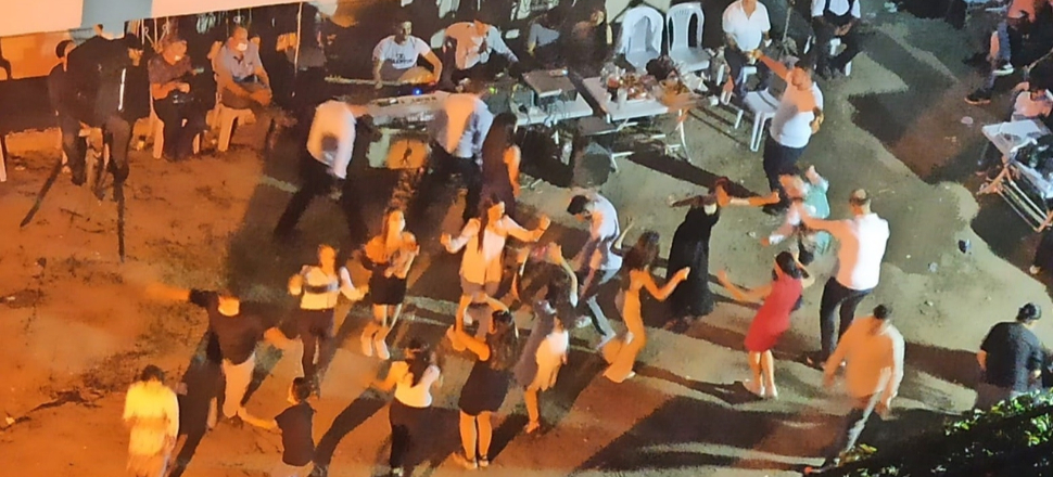 Koronavirüse davetiye çıkarttılar
