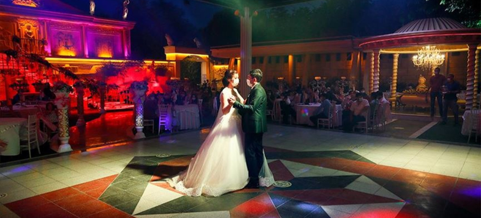 Gelin ve damat dışında kimse oynayamayacak