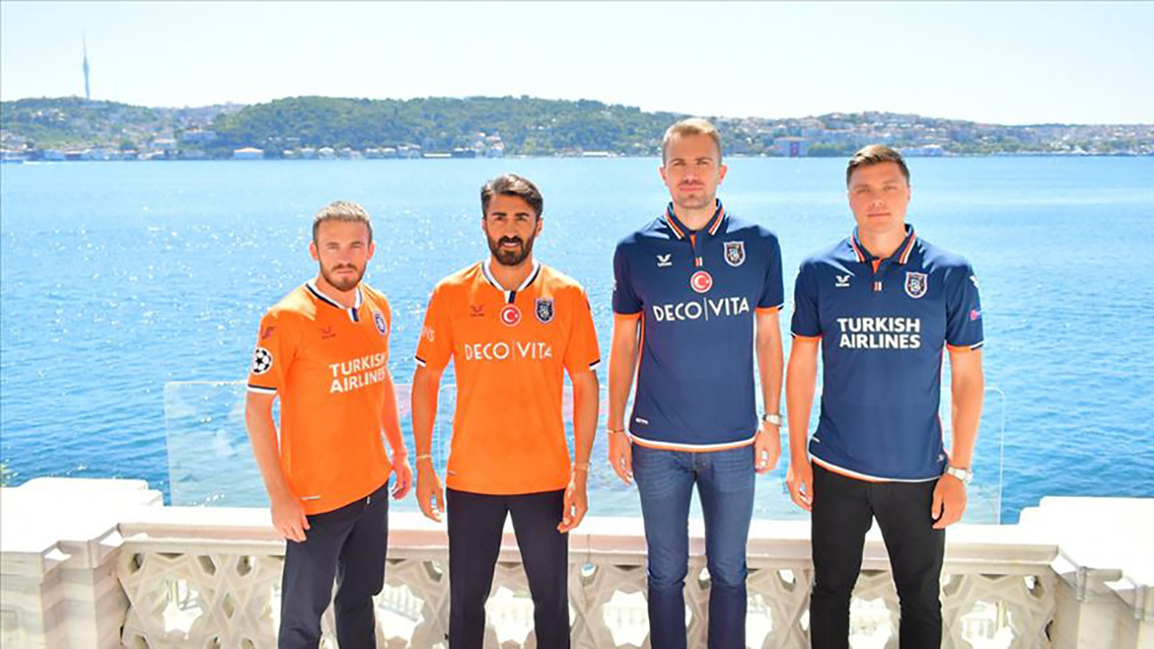 Medipol Başakşehir'de yeni sezon formaları tanıtıldı