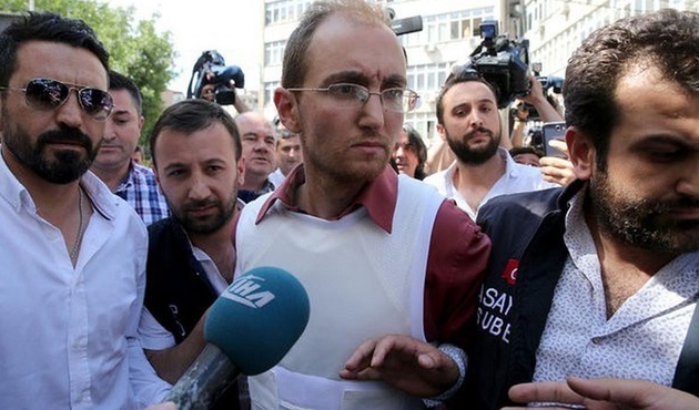 Seri katil Atalay Filiz'in duruşmasında olay! Üzerine atlamak istedi