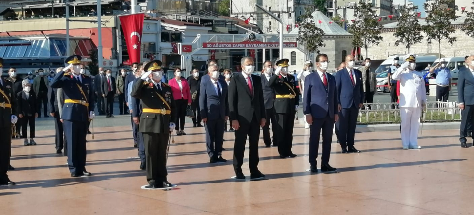 Taksim'de 30 Ağustos töreni