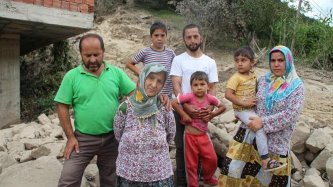 Selde mahsur kalan ailenin büyük fedakarlığı