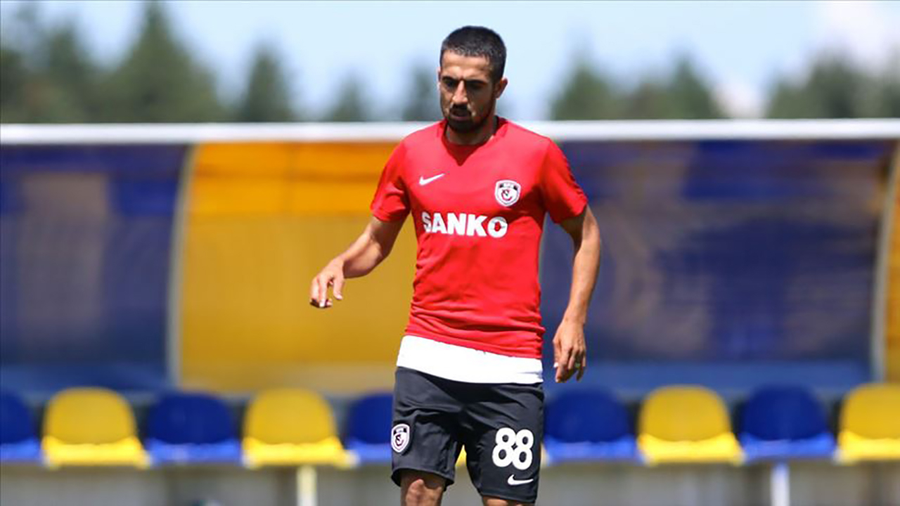 Kayserispor Muğdat Çelik'i kadrosuna kattı