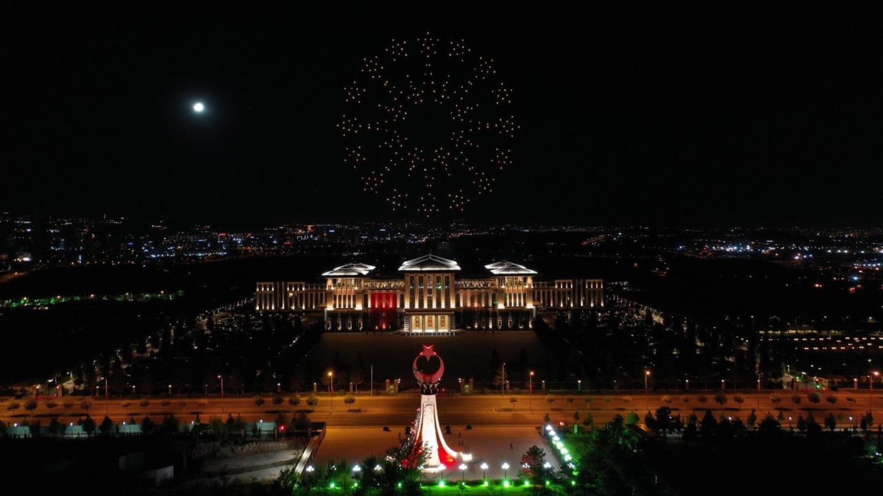 Beştepe'de İHA'larla görsel şölen