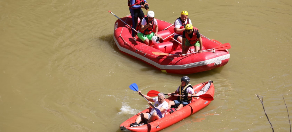 Binali Yıldırım'ın rafting keyfi