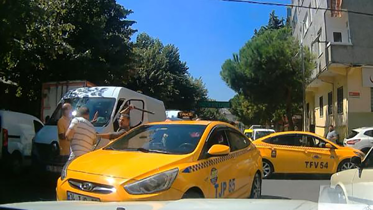 Bağcılar'da sopalı yumruklu taksici kavgası