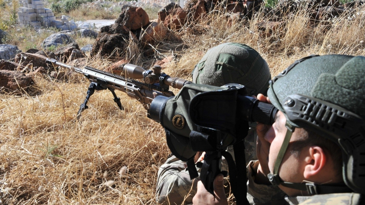 Hakkari'de 2 terörist öldürüldü