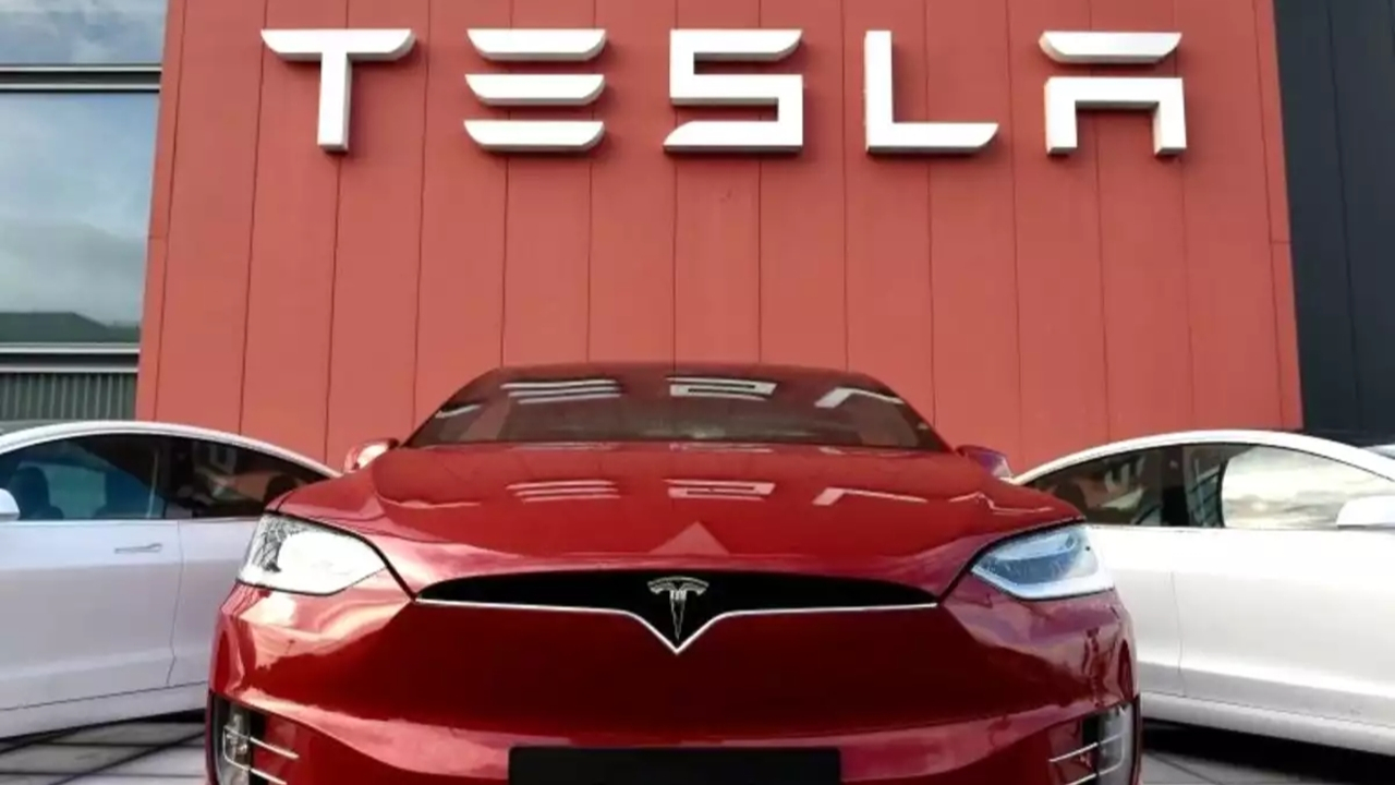 Tesla'dan 5 milyar dolarlık hisse satışı