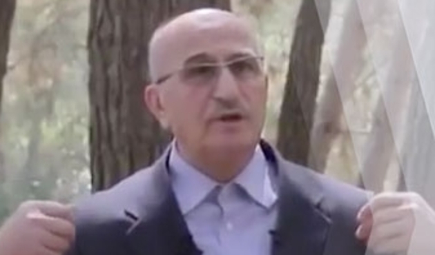Fethullah Gülen'in üzerine atlayıp, pazularına kadar sıkan FETÖ'cü konuştu VİDEO