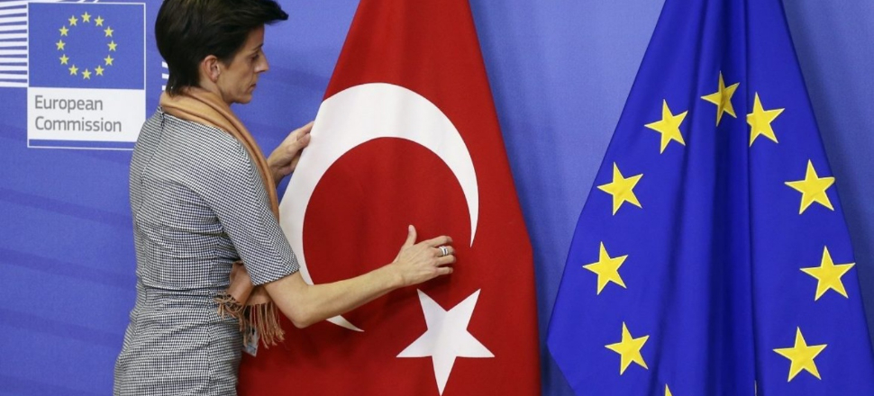 AB'den Türkiye'ye küstah tehdit