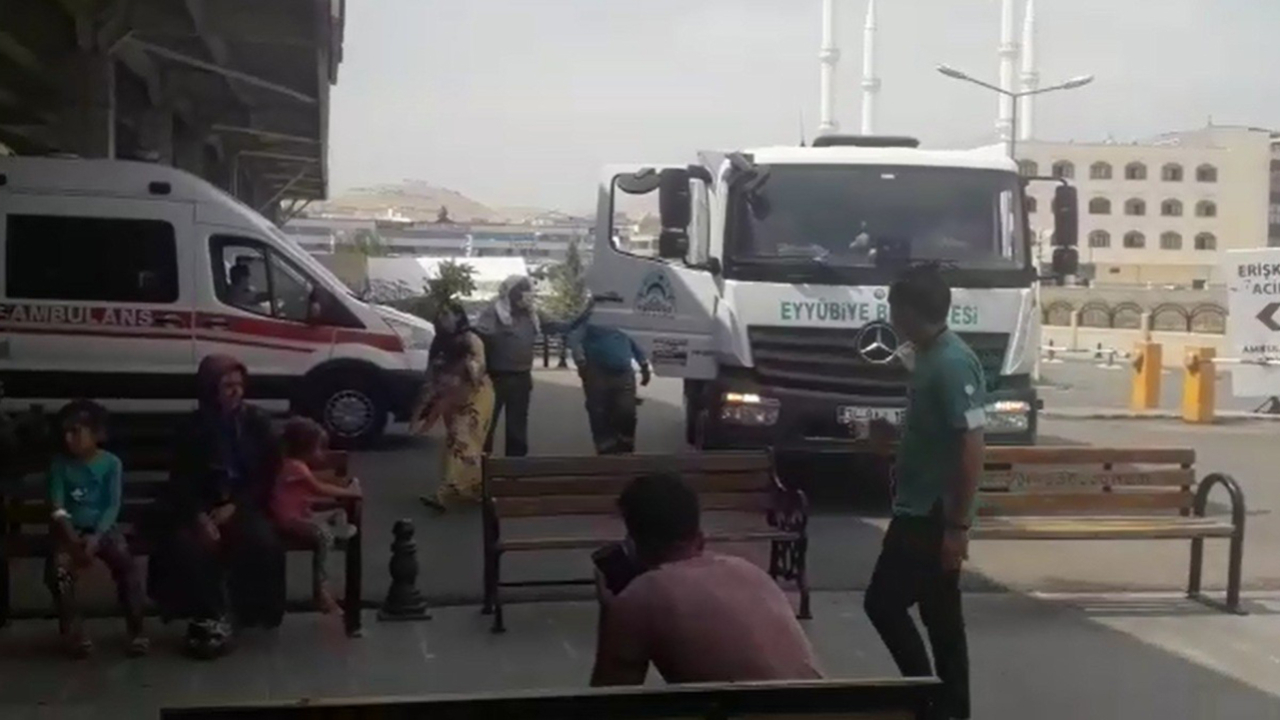 Havale geçiren kızı çöp kamyonuyla hastaneye yetiştirdi