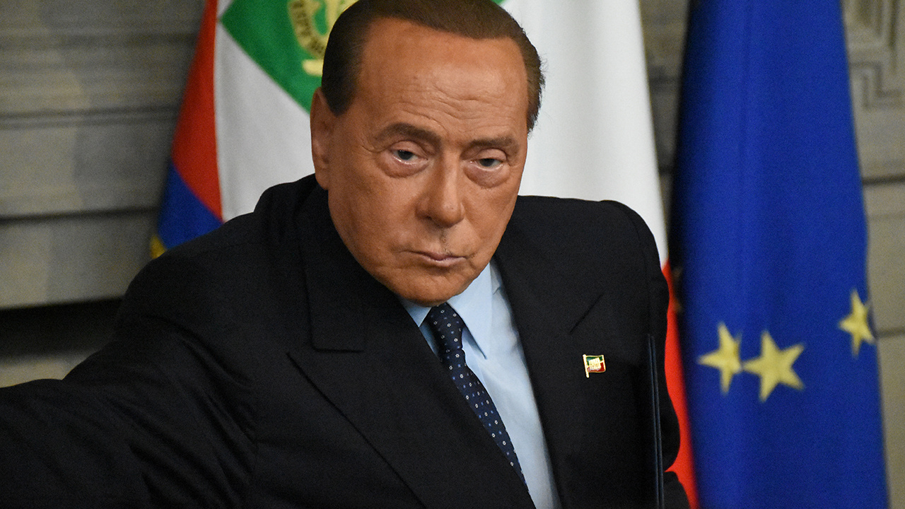 Silvio Berlusconi hastaneye kaldırıldı