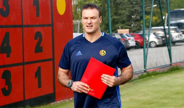 Eskişehirspor Alpay Özalan’ın görevine son verdi
