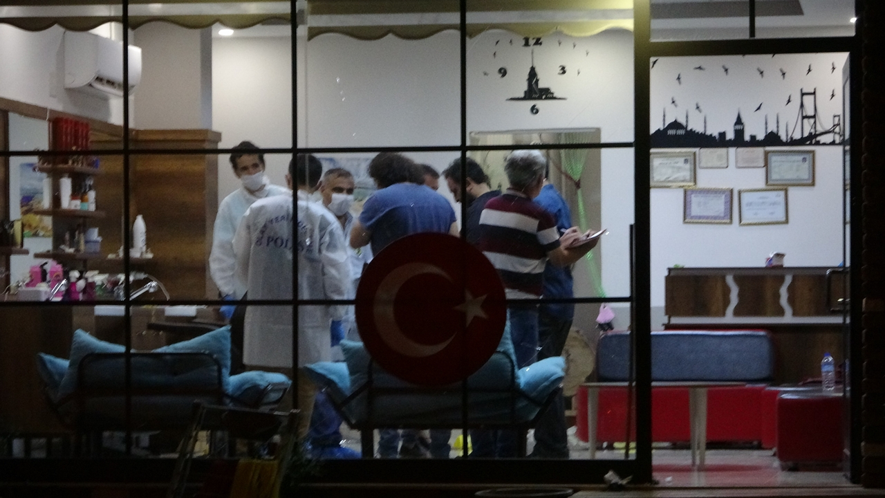 Berbere, dükkanında kanlı infaz