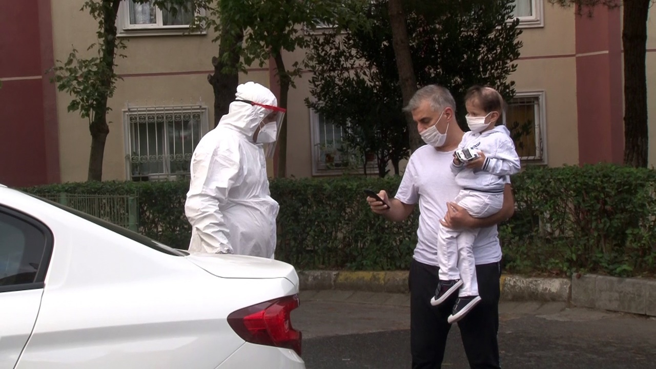 Koronavirüslü öğrenciyi sınava ekipler götürdü