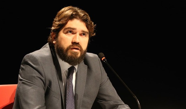 Rasim Ozan Kütahyalı 'Beta virüsü' kaptı