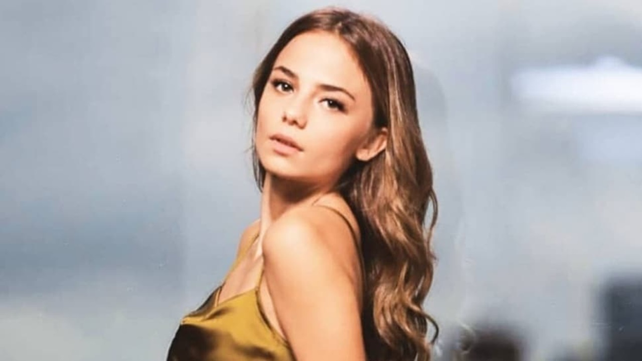Bahar Şahin selfie çekti, 15 bin TL'den oldu