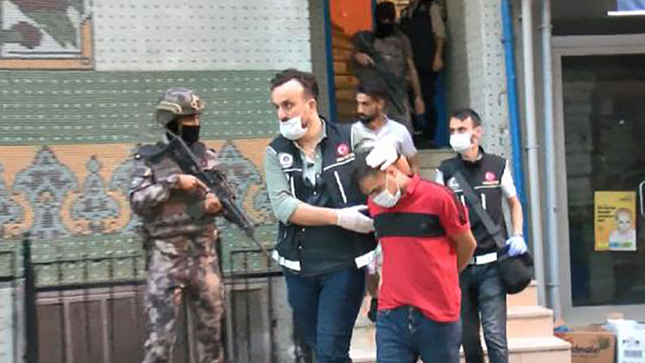 İstanbul'da 6 ilçede eş zamanlı uyuşturucu operasyonu