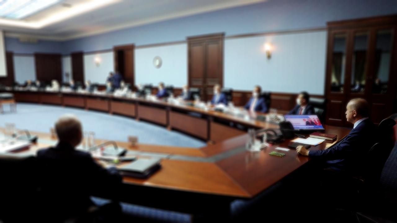 AK Parti, tartışmalı 4'üncü maddeyi yeniledi