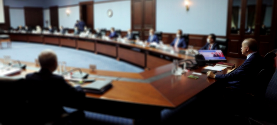 AK Parti, tartışmalı 4'üncü maddeyi yeniledi