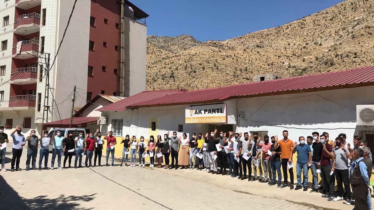 11 bin nüfuslu Uludere'de 6 bin kişi AK Parti'ye üye oldu