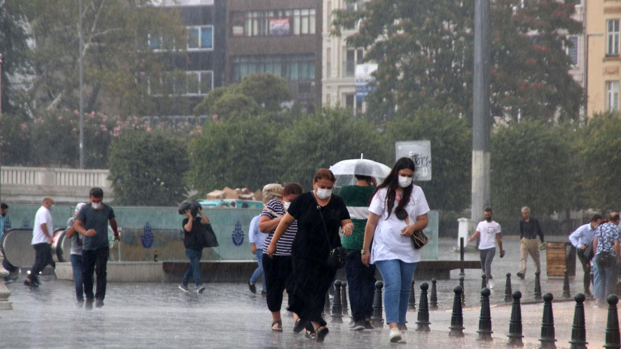 Yağmur İstanbul'a geri geliyor