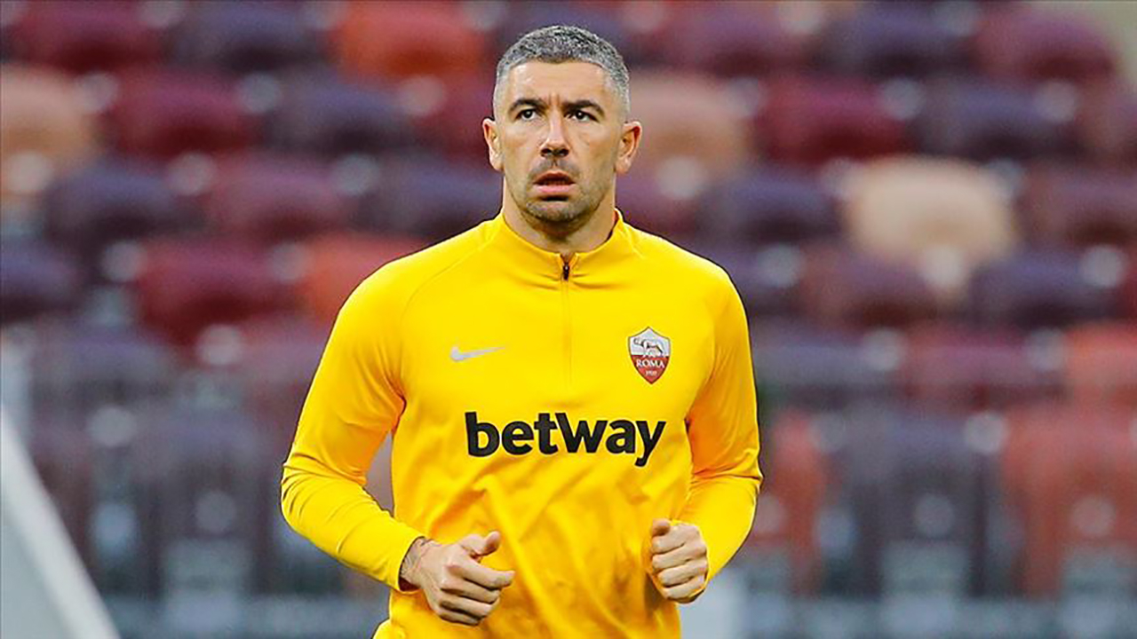 Inter, Aleksandar Kolarov ile anlaştı
