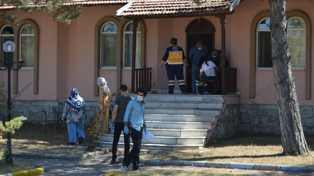 Havuzun içerisinde cesedi bulundu