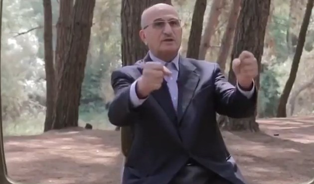 Fethullah Gülen'in üzerine atlayıp, pazularına sıkarken aldığı 'lezzeti' anlatıyordu