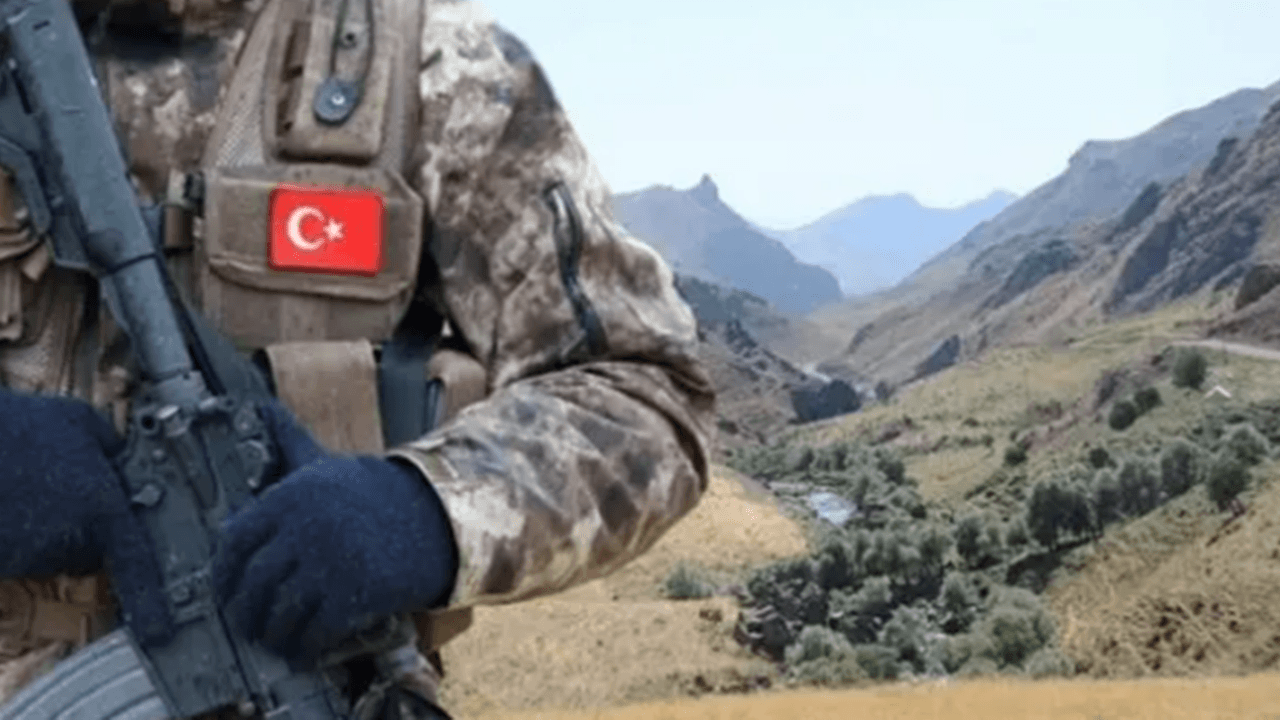 Kırmızı ve gri kategoride aranan 2 terörist öldürüldü