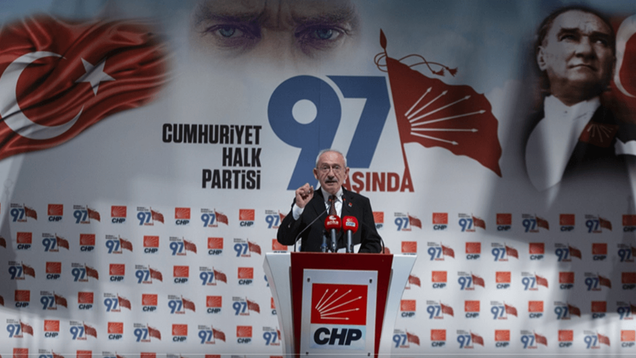 'CHP Galata Köprüsü'nü 1930 yılında ücretsiz hale getirdi'