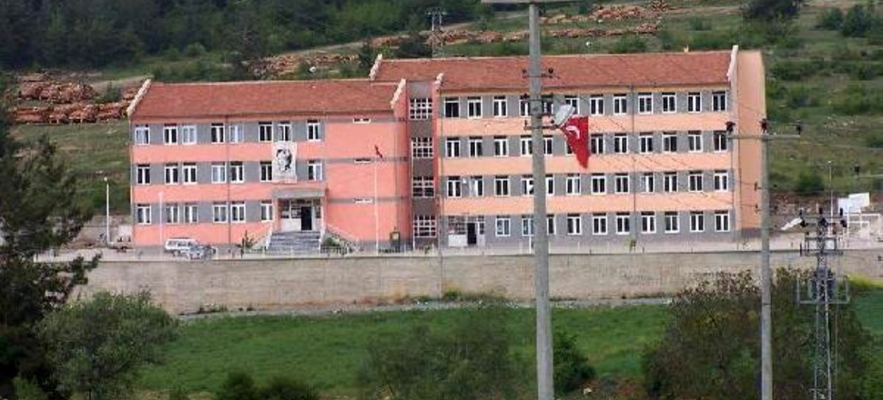 Tüm öğretmenler karantinaya alındı