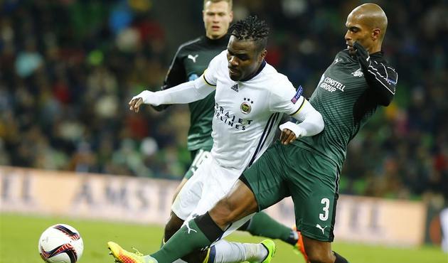 Fenerbahçe taraftarı Emenike'ye isyan etti!