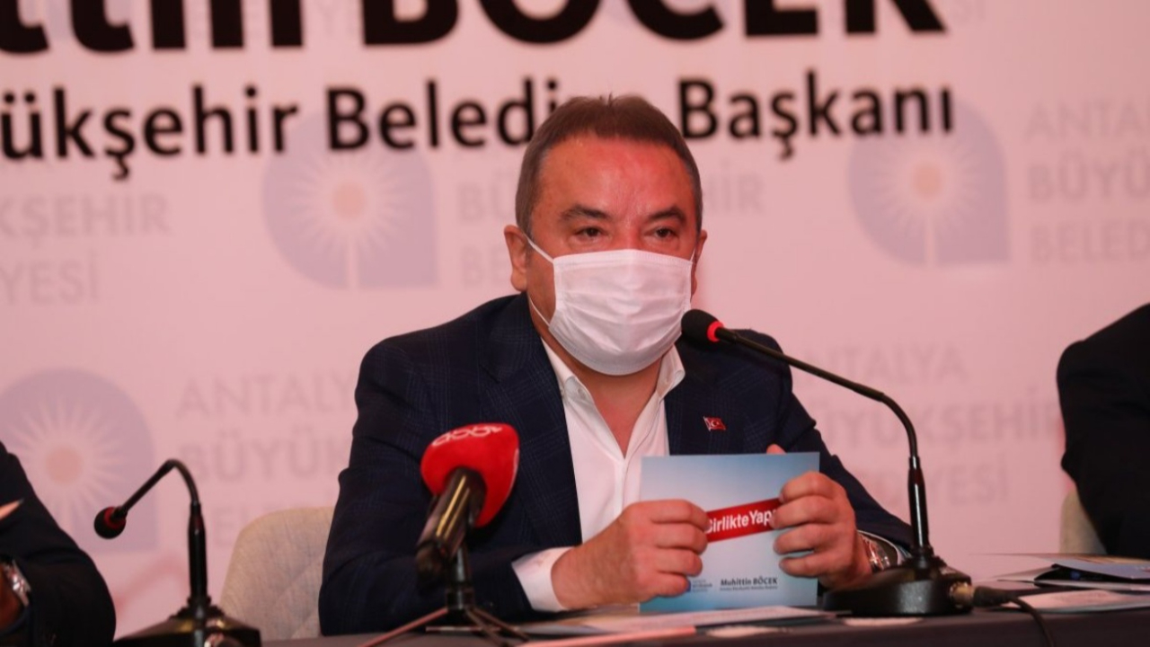 Başkan Muhittin Böcek solunum cihazına bağlandı